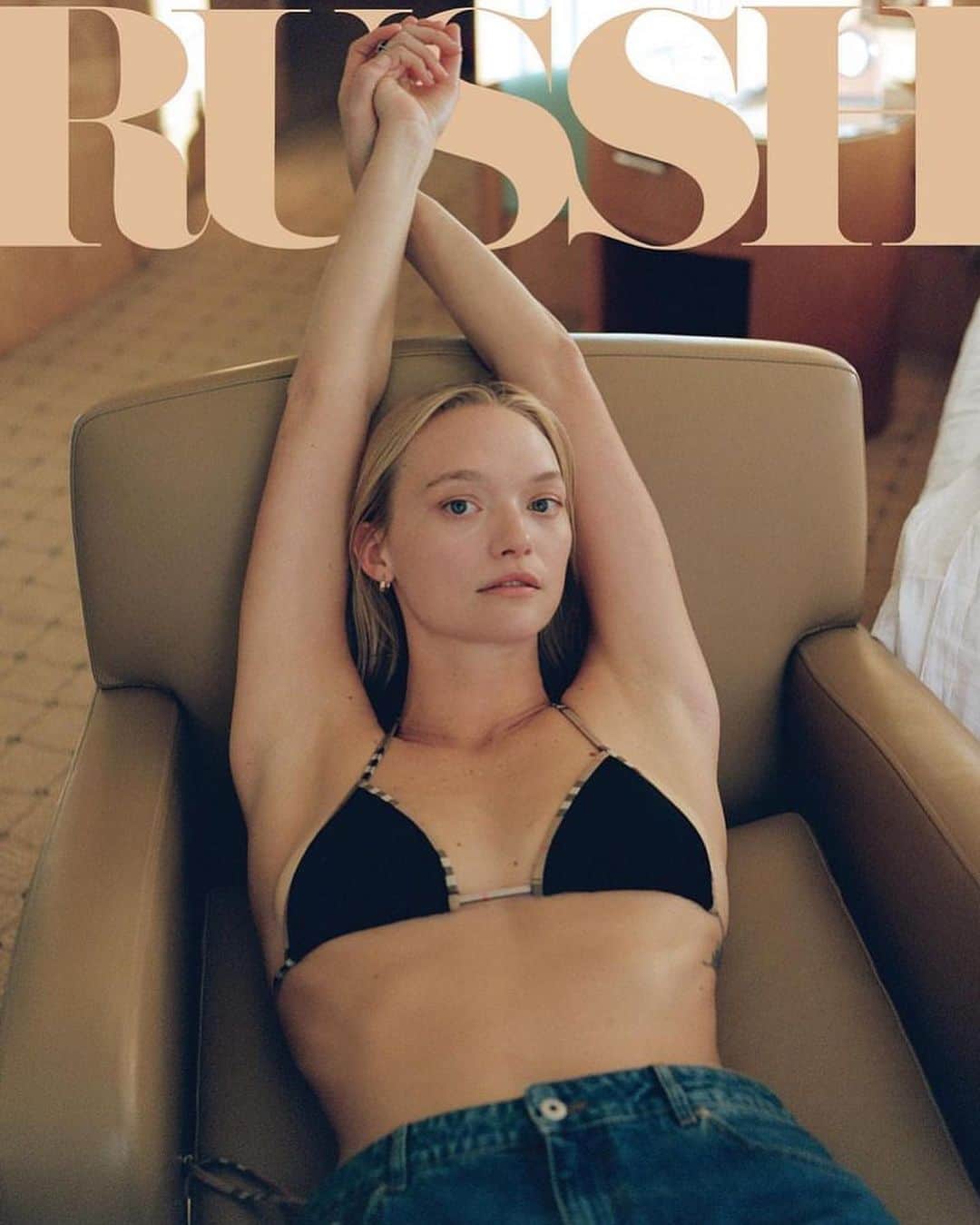 IMG Modelsのインスタグラム：「Just Gemma. 💞 #GemmaWard (@gemma) covers @russhmagazine. 📷 @jamestolic 👗 @hanniecooper ✂️ @badisonv 💄 @isabellaschimid #IMGmodels」