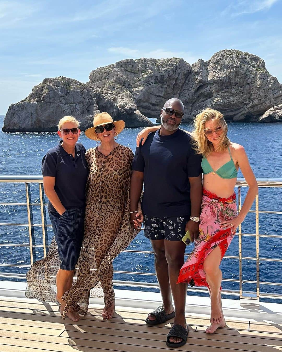 クリス・ジェンナーのインスタグラム：「“Life was meant for good friends and great adventures!” ☀️⚓️🛥️ @ellendegeneres @portiaderossi @coreygamble #majorca」