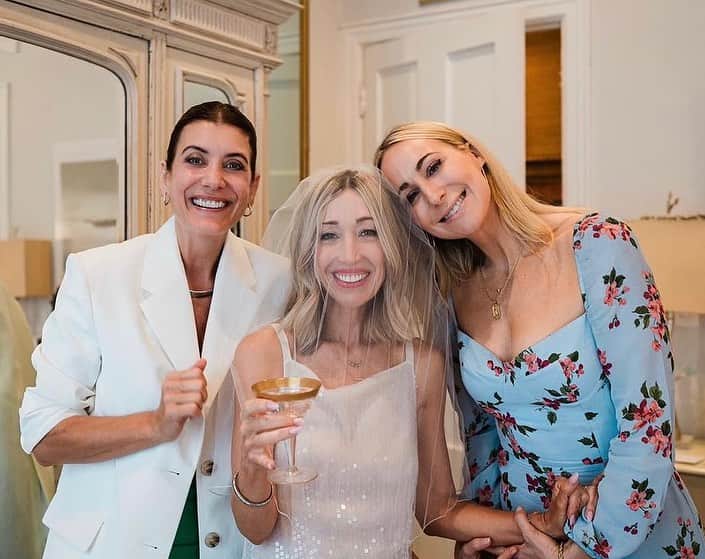 ケイト・ウォルシュのインスタグラム：「Beyond happy for my beautiful friends, @AnyaMarina & @TheNaturallines, aka Mr. & Mrs. 💕 It was an honor to be there with you 💍💒💋 @NikkiGlaser thanks for capturing these incredible, intimate moments @jessedufault 📸 💖🥰」