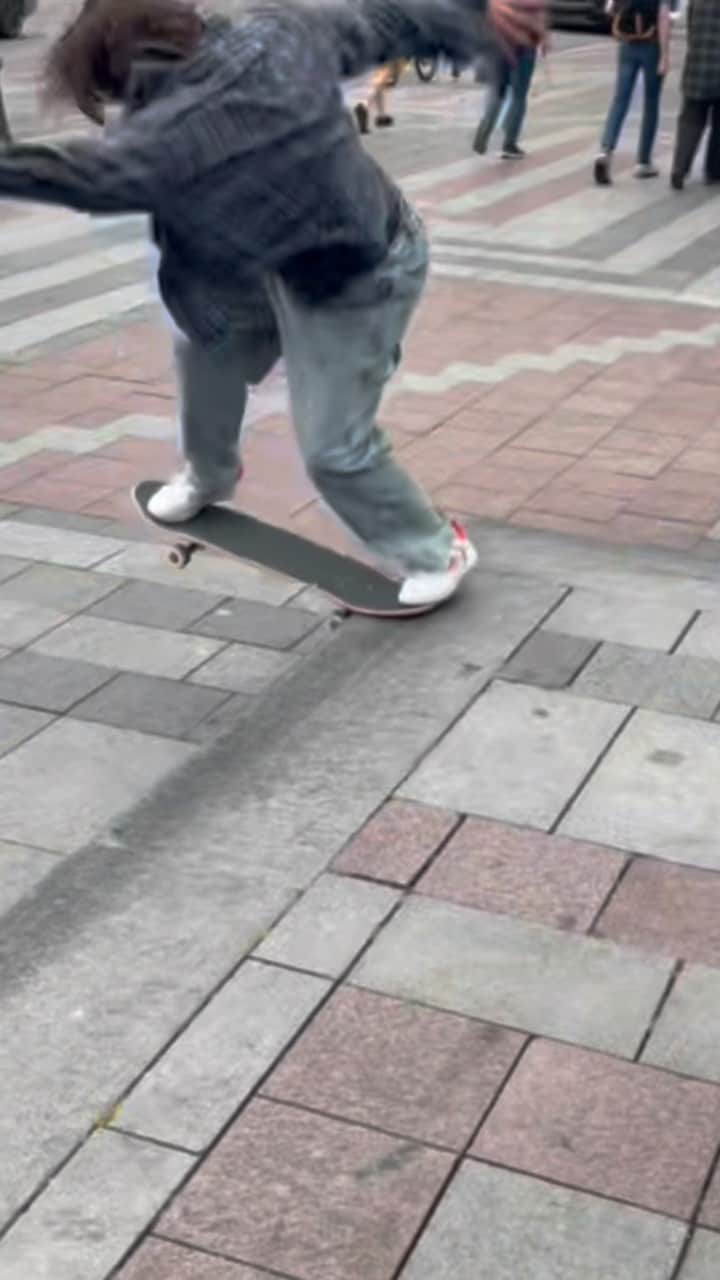 ラカイリミテッドフットウェアのインスタグラム：「@dehartbreaker 🤝 @griffingass  #Lakai」