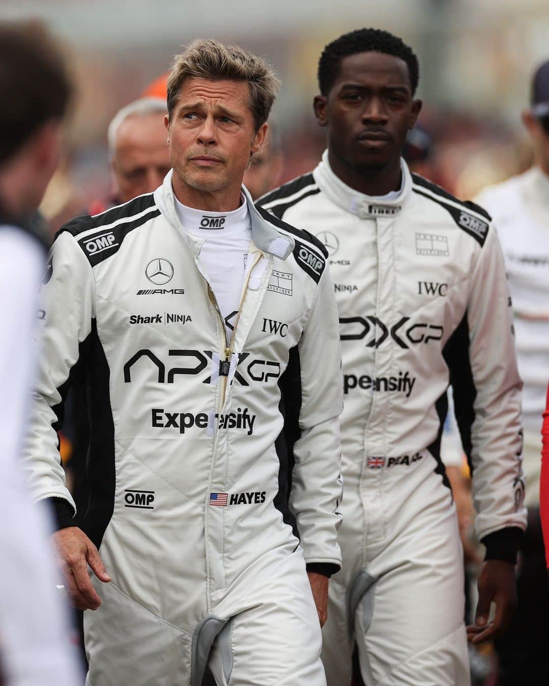 E! Onlineさんのインスタグラム写真 - (E! OnlineInstagram)「Making a quick Pitt stop to stare at these photos. 😍 Brad Pitt and Damson Idris were spotted filming their upcoming F1 movie at the British Grand Prix. (📷: Getty)」7月12日 4時30分 - enews