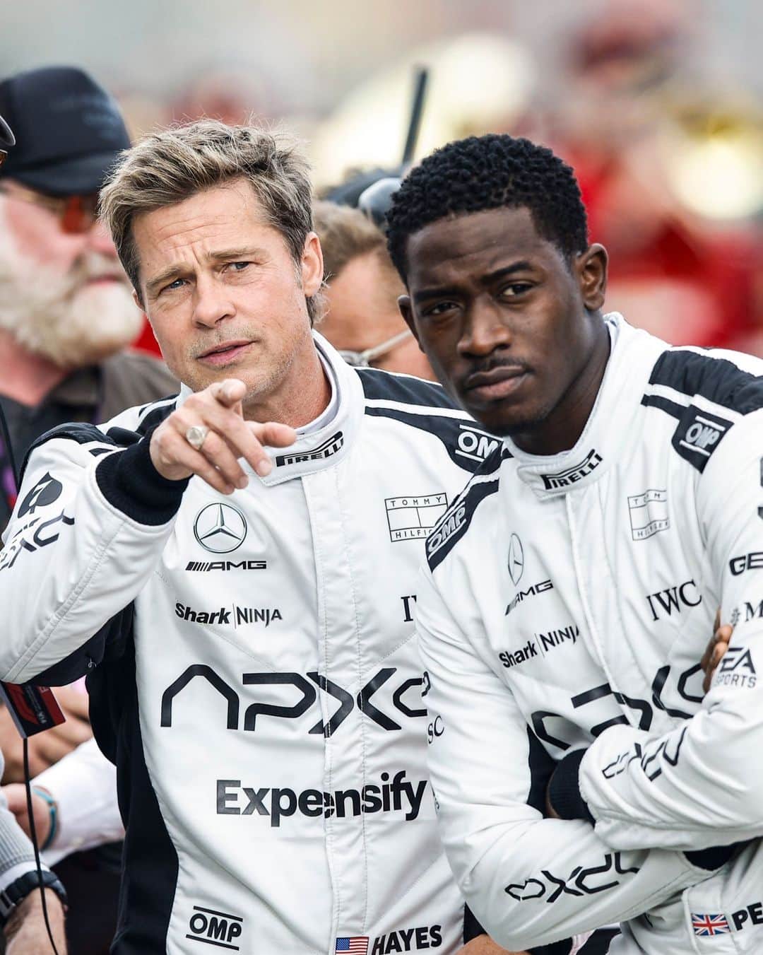 E! Onlineさんのインスタグラム写真 - (E! OnlineInstagram)「Making a quick Pitt stop to stare at these photos. 😍 Brad Pitt and Damson Idris were spotted filming their upcoming F1 movie at the British Grand Prix. (📷: Getty)」7月12日 4時30分 - enews