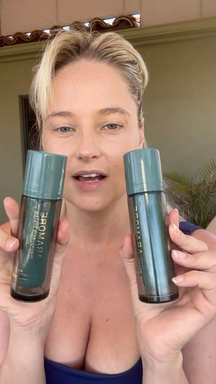 ジェネビーブ・モートンのインスタグラム：「Extremely excited to start the @aramoreskincare system of skincare, which includes supplementing with NAD+. I love the idea of biohacking and biohacking in skincare, and I’m thrilled to see how this can add to my skincare routine to help my in my anti-aging quest. Let me know in the comments what you are using to care for your skin and how you feel about supplementing with NAD+ #gifted #amamoreskincare #biohacking #biohackingskincare」
