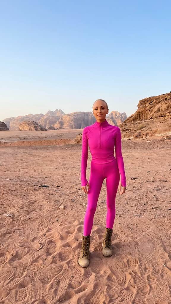 ナスティア・リューキンのインスタグラム：「My honest review of #StarsOnMars after competing on Special Forces: World’s Toughest Test last year! Tune in to #StarsOnMars on @foxtv Mondays at 8/7c, stream next day on Hulu! @foxtv @realityclubfox #ad」