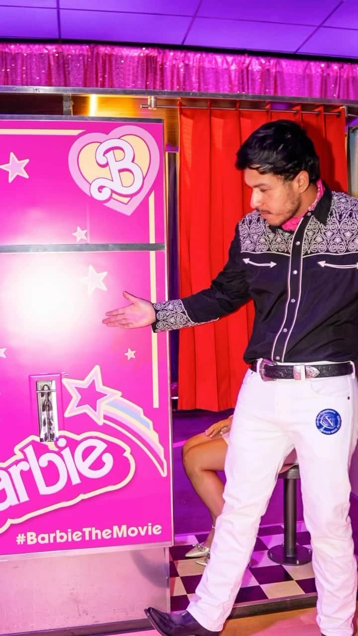 Bryant Eslavaのインスタグラム：「@boothbybryant at @barbiethemovie premiere ★」