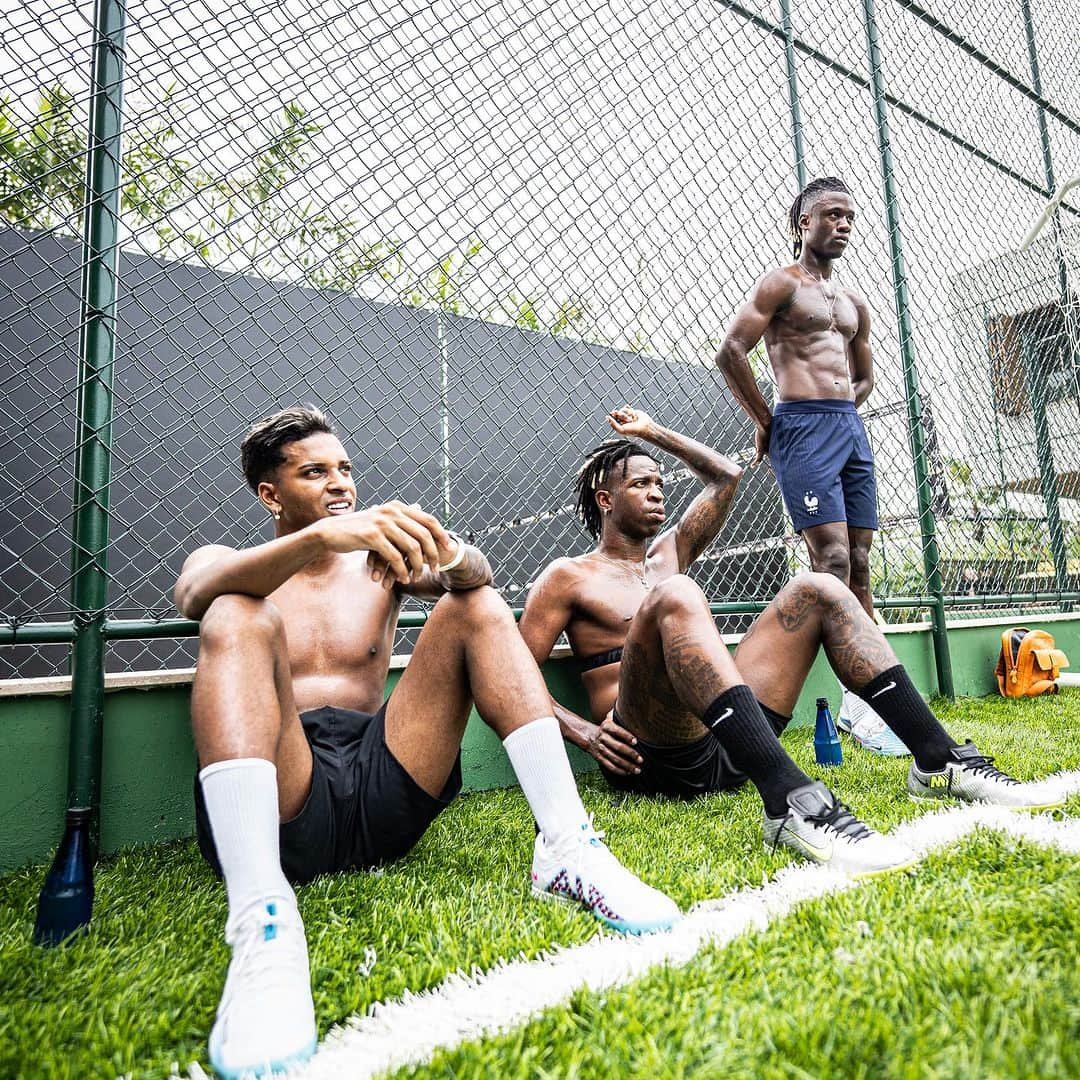 ロドリゴ・ゴエスのインスタグラム：「Treino com meus irmãos… 🇧🇷🇫🇷」