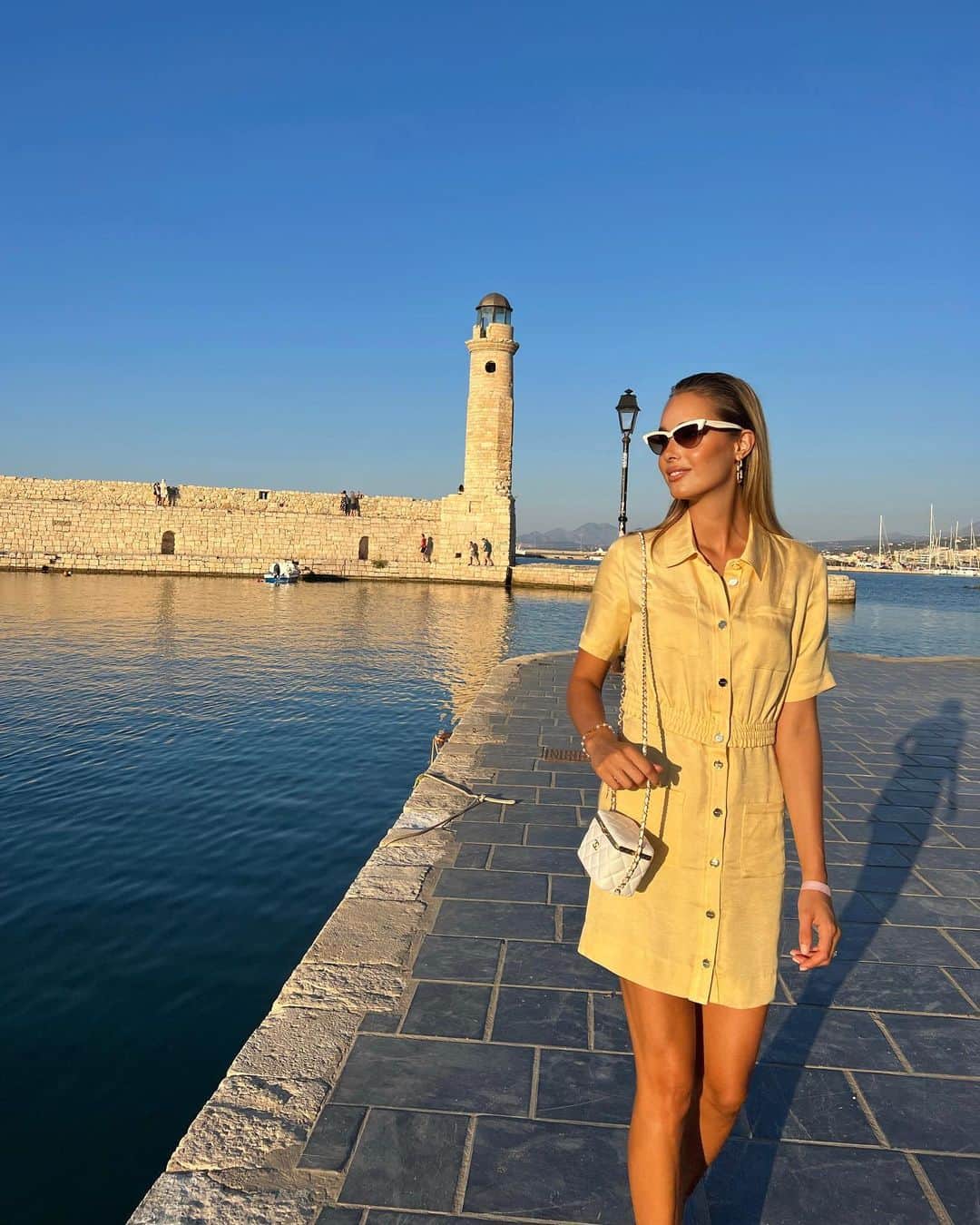 ヴィクトリア・ヴァルガさんのインスタグラム写真 - (ヴィクトリア・ヴァルガInstagram)「family vacay in 🇬🇷」7月12日 5時39分 - vikyvarga