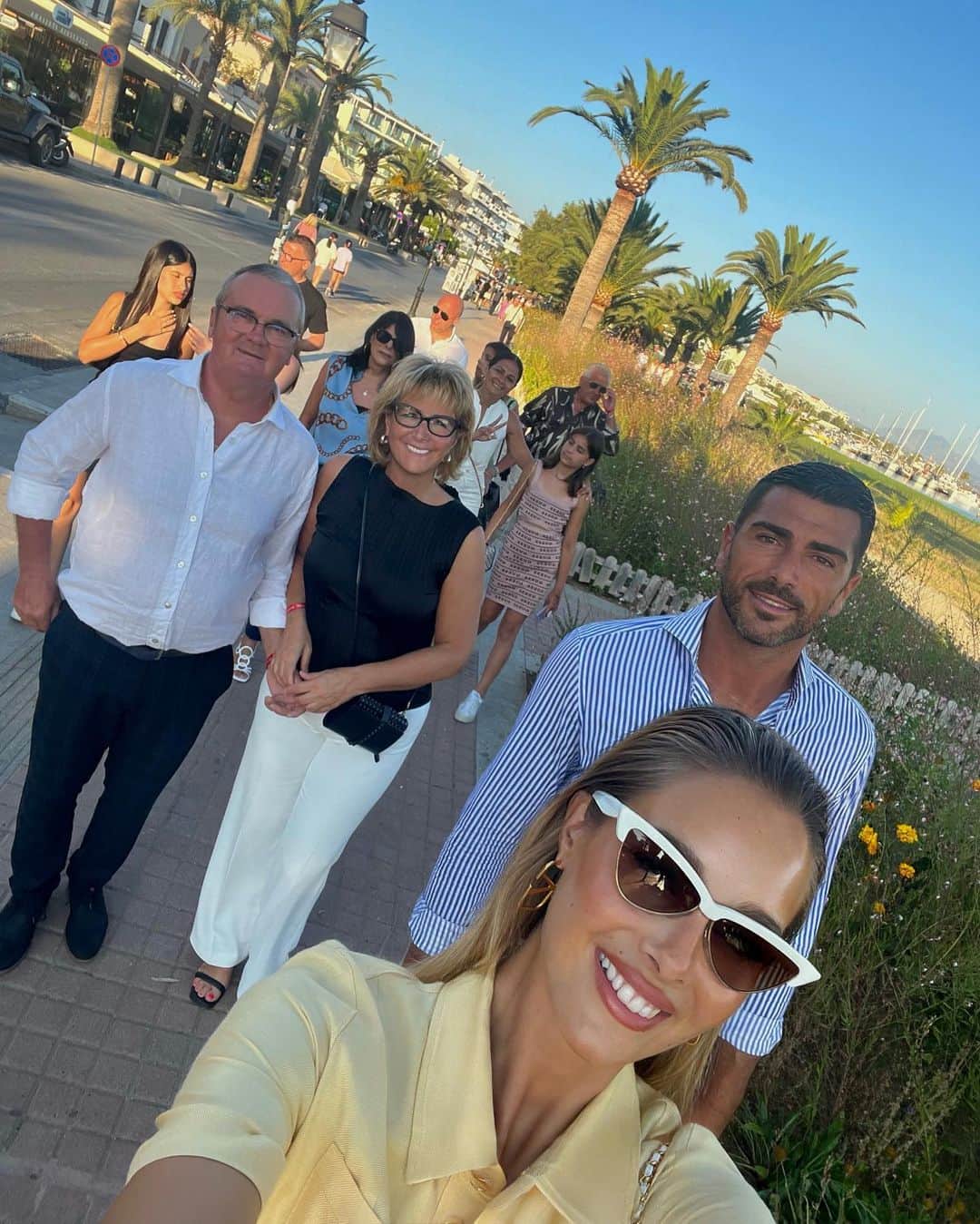 ヴィクトリア・ヴァルガさんのインスタグラム写真 - (ヴィクトリア・ヴァルガInstagram)「family vacay in 🇬🇷」7月12日 5時39分 - vikyvarga
