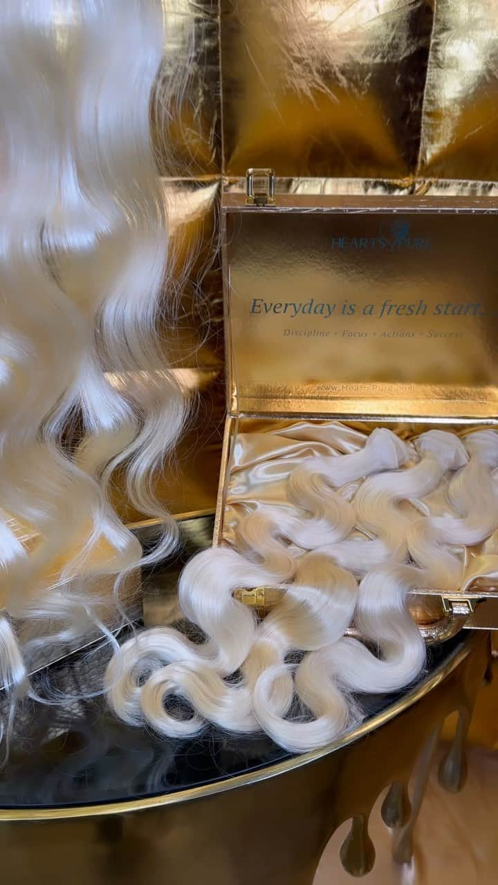 ブラック・チャイナのインスタグラム：「13X4 613 BODY WAVE HD FRONTAL & 3 Bundles BURMESE 613 BODY WAVE SINGLE BUNDLE @hearts.pure.brand www.HeartsPure.com」