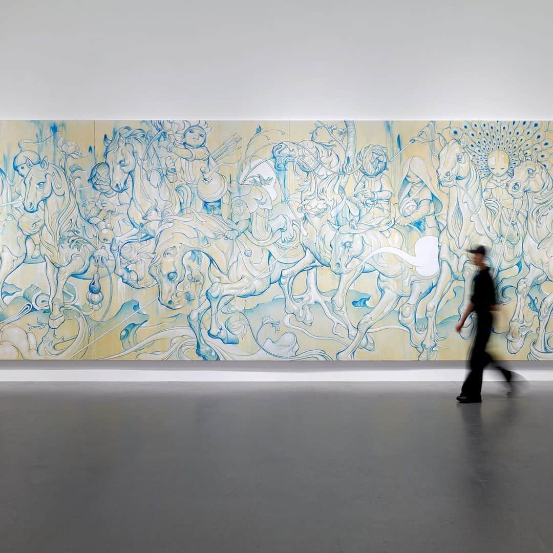 ジェームス・ジーンのインスタグラム：「🐎🏇🎠 Stampede at Eternal Spiral II in Chengdu @a4artmuseum_official @galleryallart」