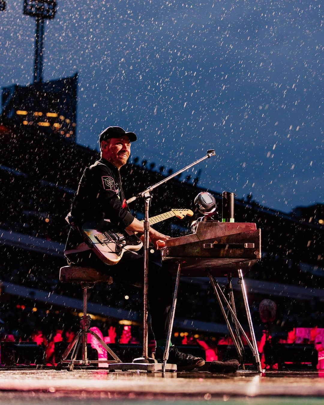 Coldplayのインスタグラム：「Show #102, Gothenburg, Sweden  📷 @annaleemedia  #ColdplayGothenburg #Coldplay #MusicOfTheSpheresWorldTour」