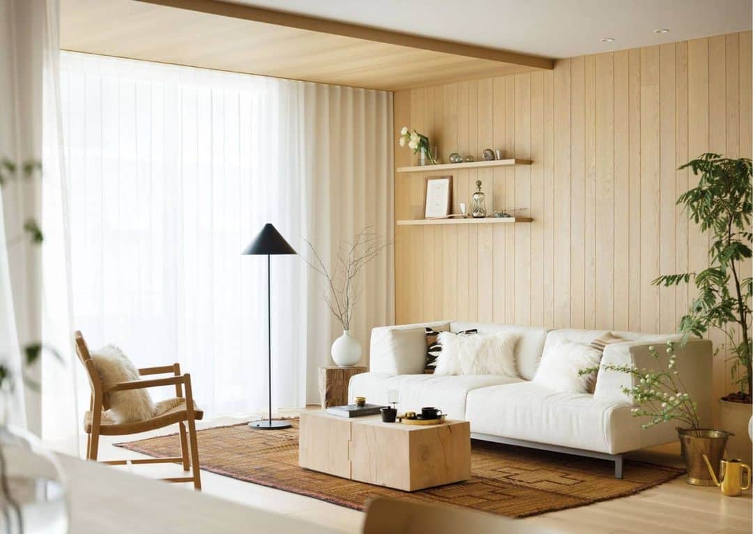 ヘーベルハウス(旭化成ホームズ株式会社)さんのインスタグラム写真 - (ヘーベルハウス(旭化成ホームズ株式会社)Instagram)「ヘーベルハウスの「Villa Style」 天然木の温もりと風合いを美しい意匠で表現した インテリアスタイルです。  床、壁、天井。建具のデザインの細部にも。 厳選されたオークとウォールナットをふんだんに使い、 天然木の柔らかな表情をインテリアに生かしました。  Villa Luomu -Oak- 古くから神聖な木として崇められてきた森の王者、オーク。 温かみのある穏やかな表情で、大いなる安らぎを与えてくれます。  Villa Armo -Walnut- 重ねた歳月が色合いに深みを増し、木目の優美なグラデーションを生み出すウォールナットの重厚感が特徴です。  木に魅せられた匠の技が、 邸宅のインテリアに木目の穏やかな表情をまとわせます。  @hebelhaus_official ハイライト「RATIUSシリーズ」からカタログをお申込みいただけます🎁 全国の展示場でも専門スタッフが対応いたしますので、 ぜひお近くの展示場へご来場ください！  #へーベルハウス#hebelhaus#RATIUS_GR#villa#オーク#ウォールナット#重鉄#邸宅#マイホーム#一戸建て#注文住宅#丁寧に暮らす#家づくり#新生活#家族時間#インテリア#ロングライフ住宅#こだわりの家#丁寧な暮らし#暮らしを楽しむ#おうち時間#空間デザイン#戸建て#新築一戸建て#理想の家づくり#家づくり計画#後悔しない家づくり#自由設計#interior#interiordesign」7月12日 19時04分 - hebelhaus_official