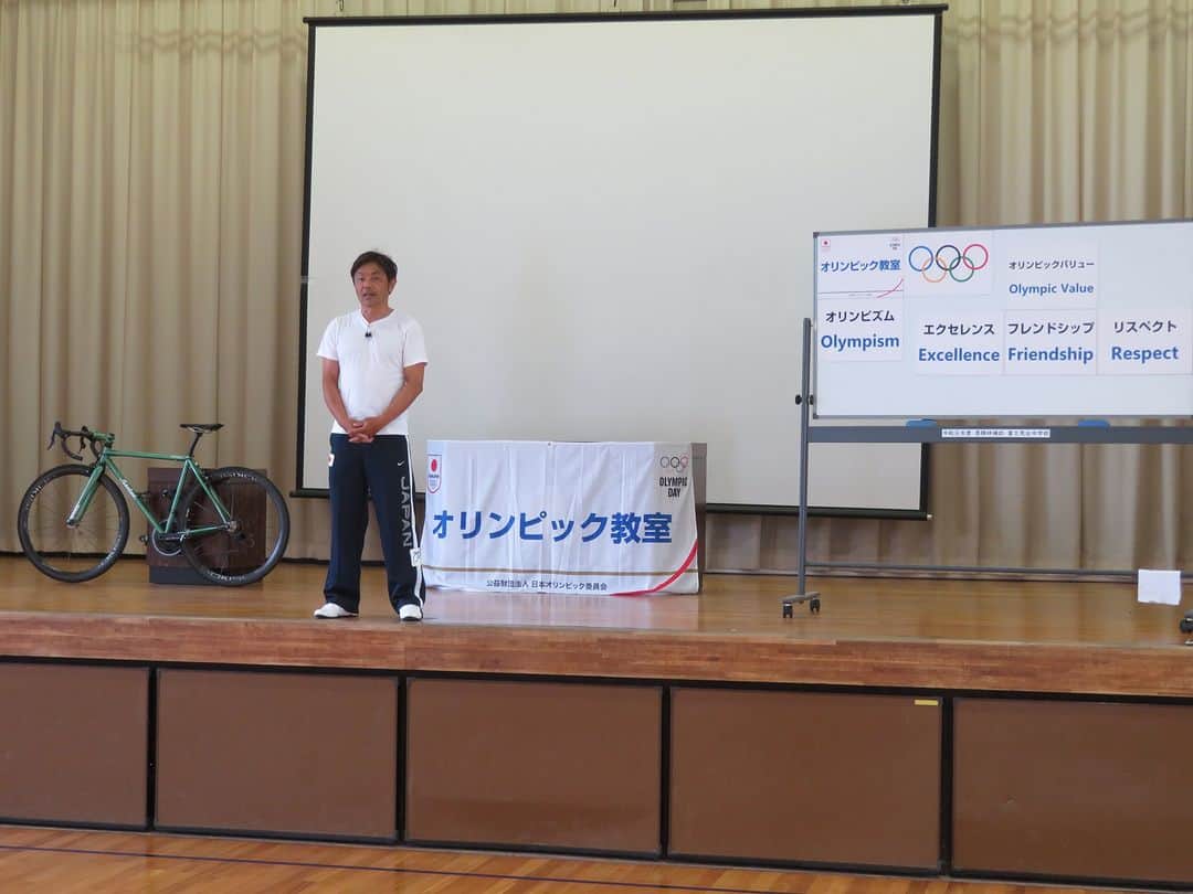 日本オリンピック委員会さんのインスタグラム写真 - (日本オリンピック委員会Instagram)「本日、富士吉田市立富士見台中学校にて、#自転車 ロードの #宮澤崇史 さんによる #オリンピック教室 を実施いたしました！  ご参加いただいた中学生の皆さん、ありがとうございました！  #TEAMJAPAN #がんばれニッポン」7月12日 19時04分 - teamjapanjoc