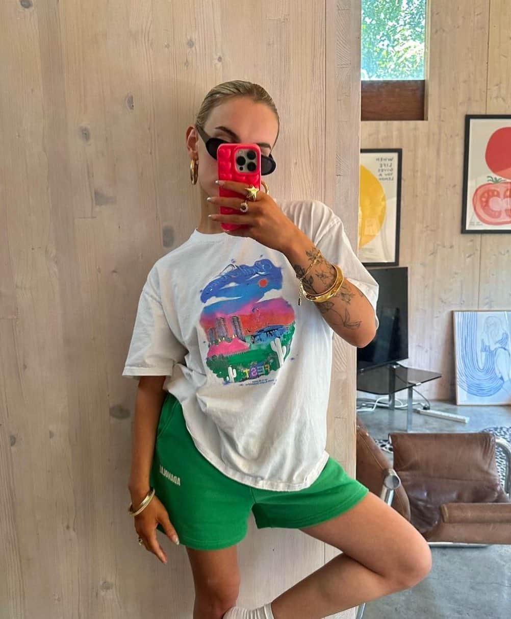 LOCAL HEROESのインスタグラム：「Sumer Sale still going on! 🐸💗 / @lanawilman」