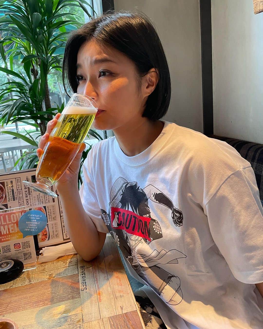 椿原愛さんのインスタグラム写真 - (椿原愛Instagram)「夏はビールが美味しすぎるな。  #いい顔してる」7月12日 17時44分 - ai.tsubakihara
