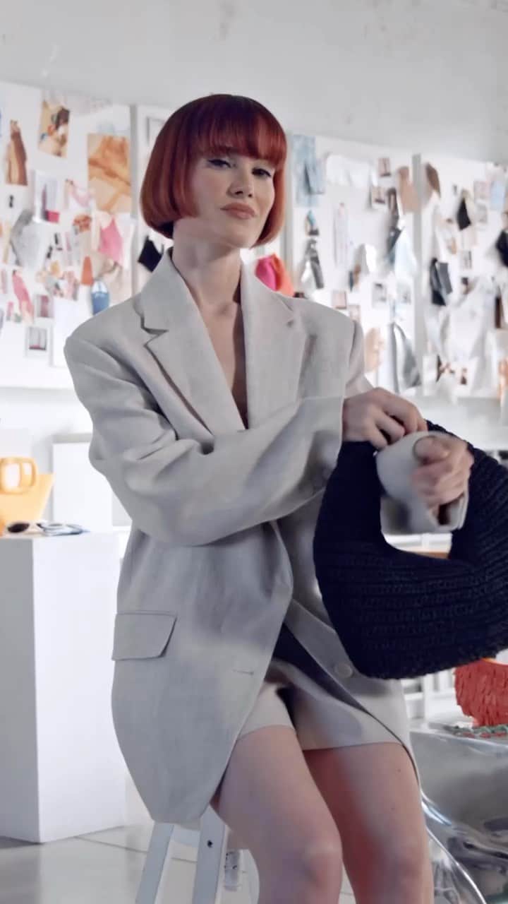 MANGOのインスタグラム：「Everything is a matter of balance⚖️ By putting together “apparently” opposite pieces you’ll create a beautiful contrast with a WOW effect.  #MangoWoman」