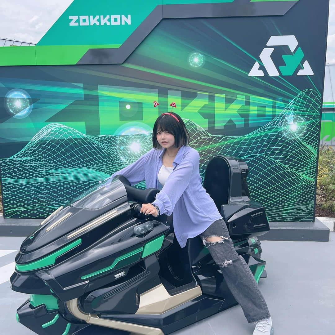 ちなぷぷさんのインスタグラム写真 - (ちなぷぷInstagram)「ひと足先に富士急の新しいジェットコースター「ZOKKON」に乗ってきたよー！！ 絶叫大好きマンとしては大満足な新コースターでした🥺 7/20からはSEKAI NO OWARIさんの書き下ろしBGMと一緒に楽しめるのエグすぎ^_^ みんなもぜひ乗ってみてねー！！  . . . . . . . . . . . . #富士急ハイランド #富士急 #富士急グルメ #富士急ハイランド🎢 #遊園地 #遊園地コーデ #遊園地デート #絶叫 #プリント倶楽部 #プリクラ #ぷりくらぽーず #ぷりんと倶楽部　#地雷系女子 #黒髪ボブ #黒髪ボブ前髪ぱっつん #ぱっつん前髪 #ぱっつんボブ　#サブカル女子 #サブカルファッション #自撮り#富士急ハイランド#新アトラクション　#ZOKKON #富士急でＺＯＫＫＯＮ#pr」7月12日 17時55分 - tina._.nyan