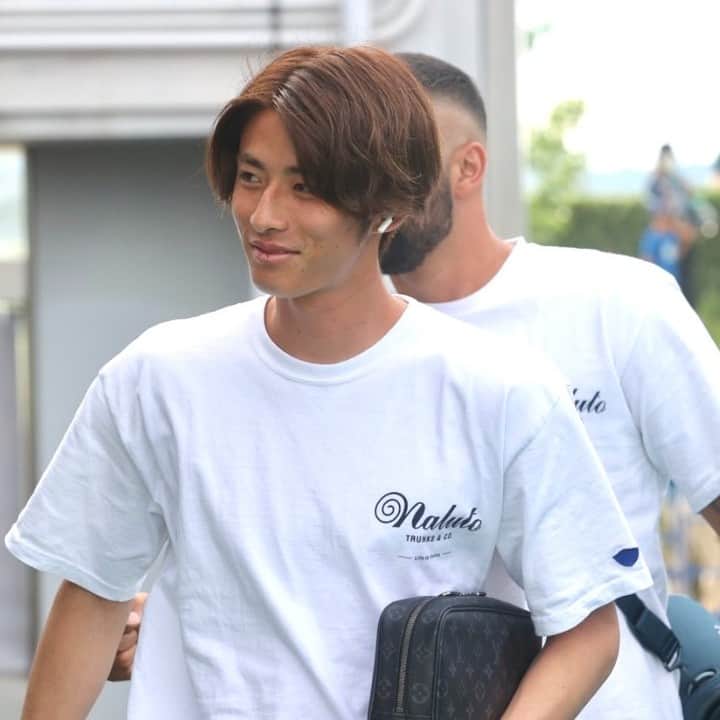 徳島ヴォルティスのインスタグラム：「【7/12(水)19:00 #天皇杯 3回戦 柏戦】 チームバスが到着🚌 勝利を掴み取り、次のステージへ🔥  #徳島ヴォルティス #vortis」