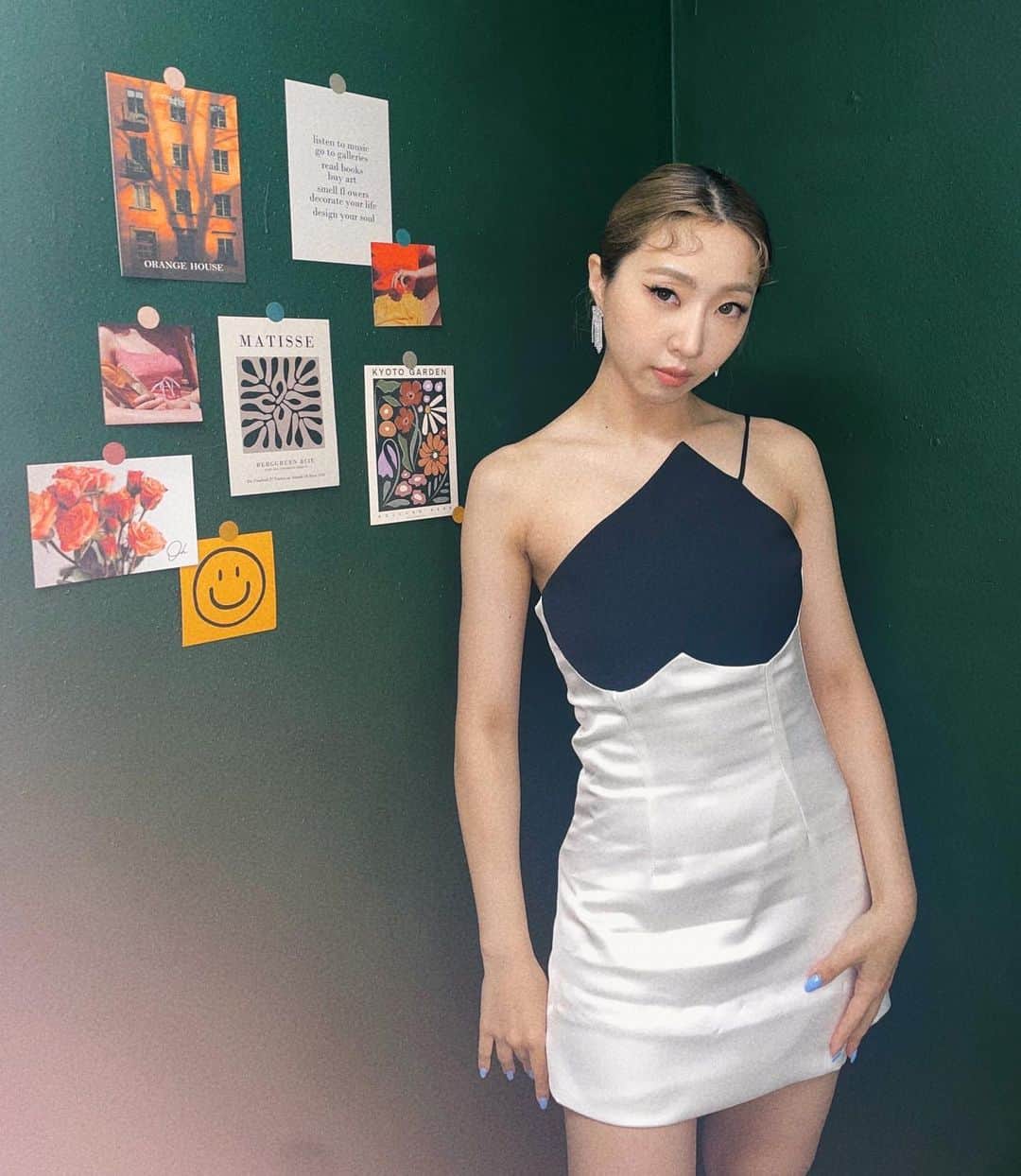コン・ミンジさんのインスタグラム写真 - (コン・ミンジInstagram)「Hey It’s a Beautiful Day🤍」7月12日 17時59分 - _minzy_mz