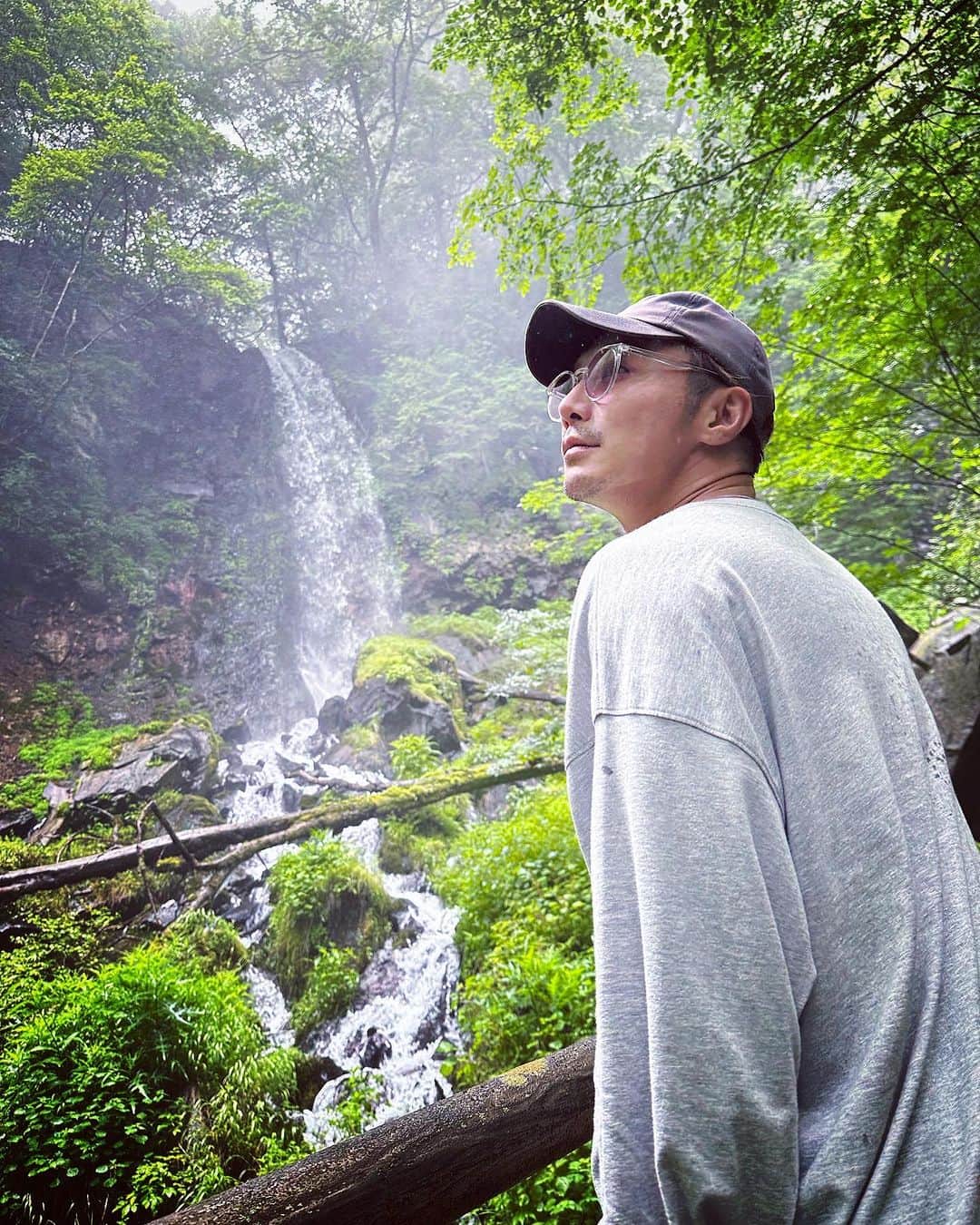 平宮博重のインスタグラム：「軽井沢旅行に来てます。軽井沢は標高1000mにある高原だから昼は28°c夜は17°cくらい。夏の軽井沢は最高です。  #軽井沢  #hiki」