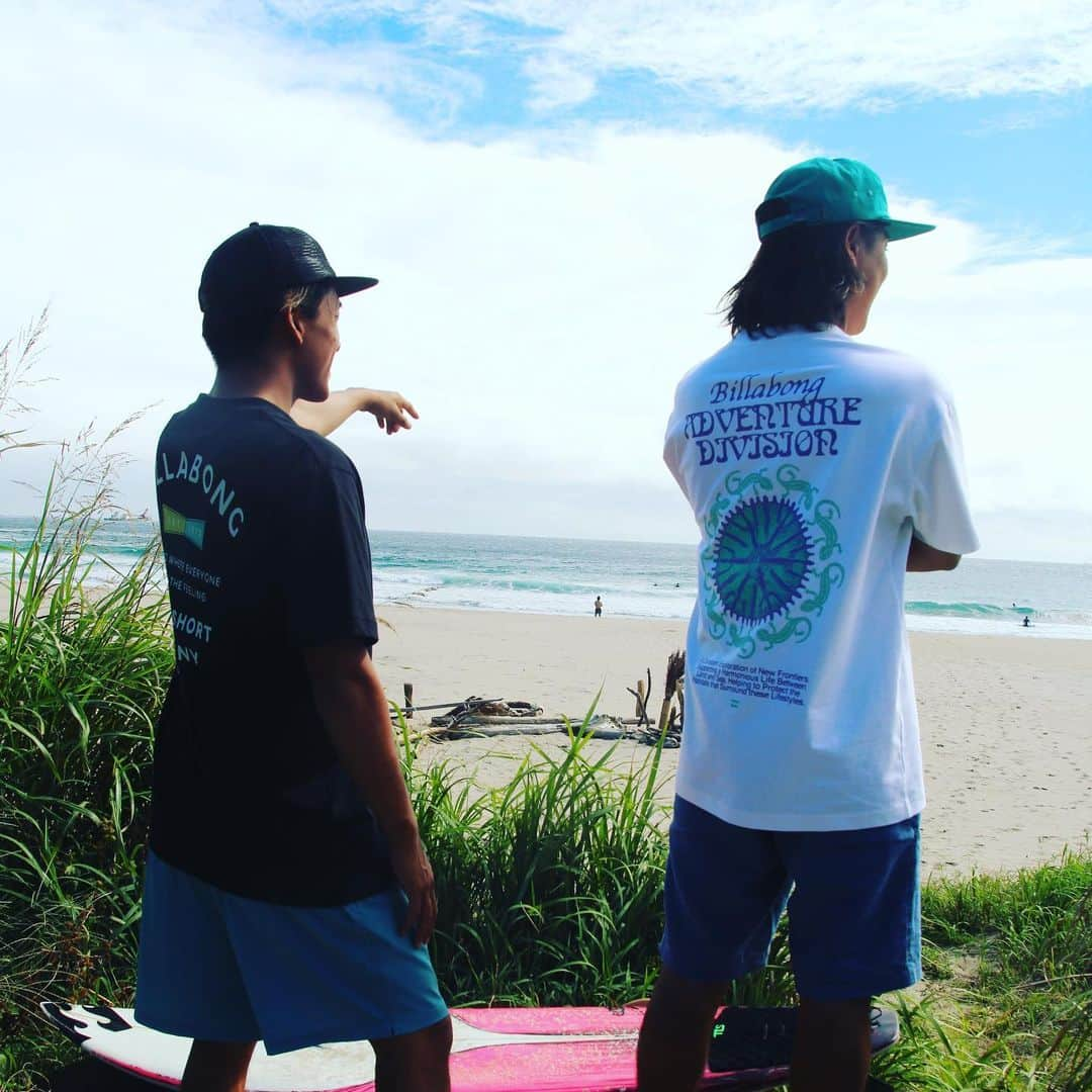 ビラボンさんのインスタグラム写真 - (ビラボンInstagram)「夏を思いっきり楽しみましょう! Longer days = shorter sleeves. ☀️  Life's Better In Boardshorts.」7月12日 18時31分 - billabong_japan