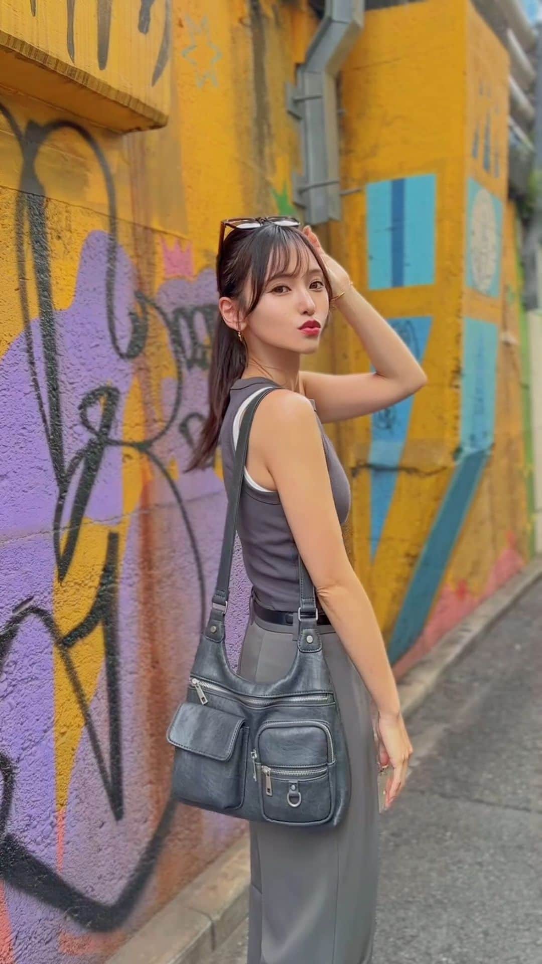 引地裕美のインスタグラム：「この前youtubeにアップした GU HAULの全身GUコーデ🌻🩶 @gu_for_all_   おしゃれ高見えで買ってよかった🛍️ 可愛い◎ 商品クレジットはYouTubeみてね📡  小物は @laguagem  ベルトは @sly_official   #ゆうみ服 🧺 #gu #guコーデ #プチプラファッション  #UMine #japan #옷스타그램 #데일리룩 #코디스타그램 #每日穿搭 #일본 #얼스타그램 #照片 #粉我 #japanesegirl」