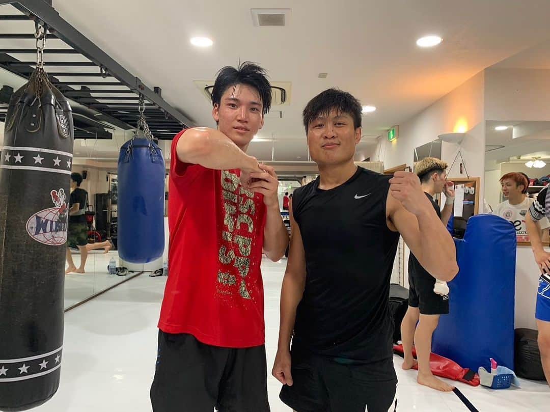 近藤魁成のインスタグラム：「・ ・ 今日は戦友とスパーリング🤝 コップンカップ🙏  #近藤魁成 #KaiseiKondo #TEAM3K  #fightforcreate #rscproducts  #近藤三兄弟  #k1  #k1wgp  #krush #kickboxing  #格闘技  #キックボクシング」