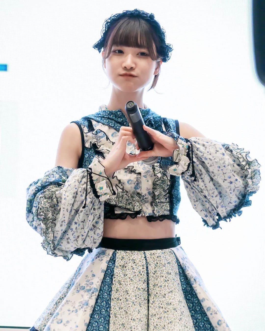 牧乃めいのインスタグラム：「すき？  #粉我 #japaneseidol #idol #被写体 #被写体モデル  #被写体になります #ファインダー越しの私の世界 #撮影会 #アイドル  #自撮り界隈 #selfie #lfl #サブカル #likeforlike #いいね返しは絶対 #いいね返し #インナーカラー #model #地下アイドル #水色担当 #ootd #おしゃれさんと繋がりたい #ゴテゴテネイル  #ボブ #ミニボブ #좋아요 #맞팔」