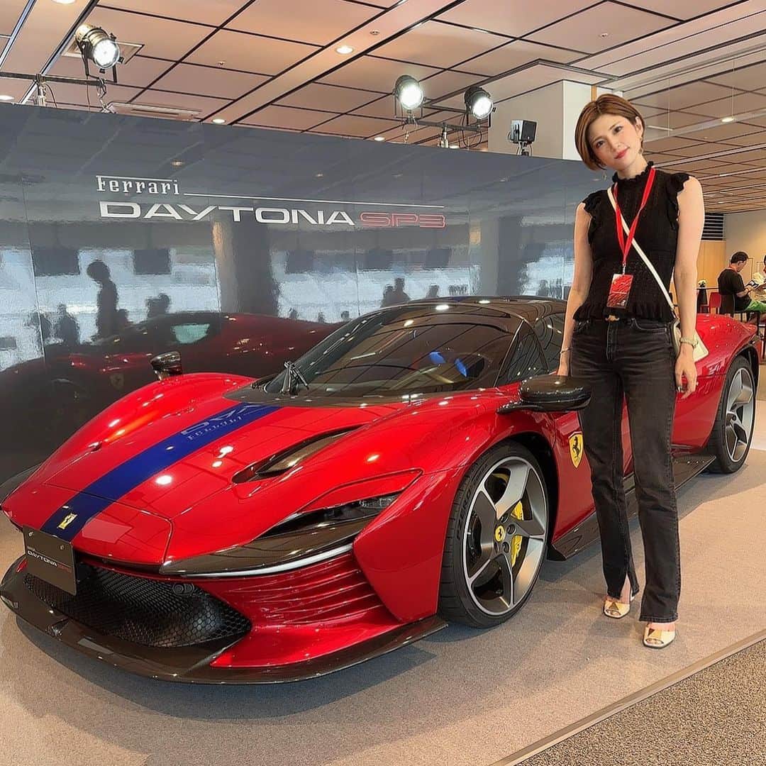 CHIHIRO♡のインスタグラム：「Ferrari Racing Days🏎  今年は富士スピードウェイだった🗻  ごめんなさい、私は鈴鹿サーキットの方が好きでした…😂  #フェラーリ #フェラーリレーシングデイズ #ferrariracingdays」