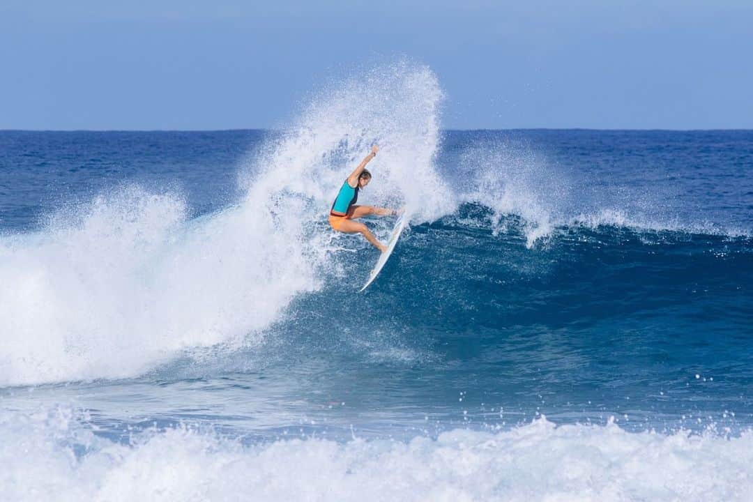 Bethany Hamiltonさんのインスタグラム写真 - (Bethany HamiltonInstagram)「Counting down the days till I get in the surf!  @ripcurl @cobianfootwear  #ripcurl #cobian #surf #surfing #thesearch」7月18日 9時40分 - bethanyhamilton