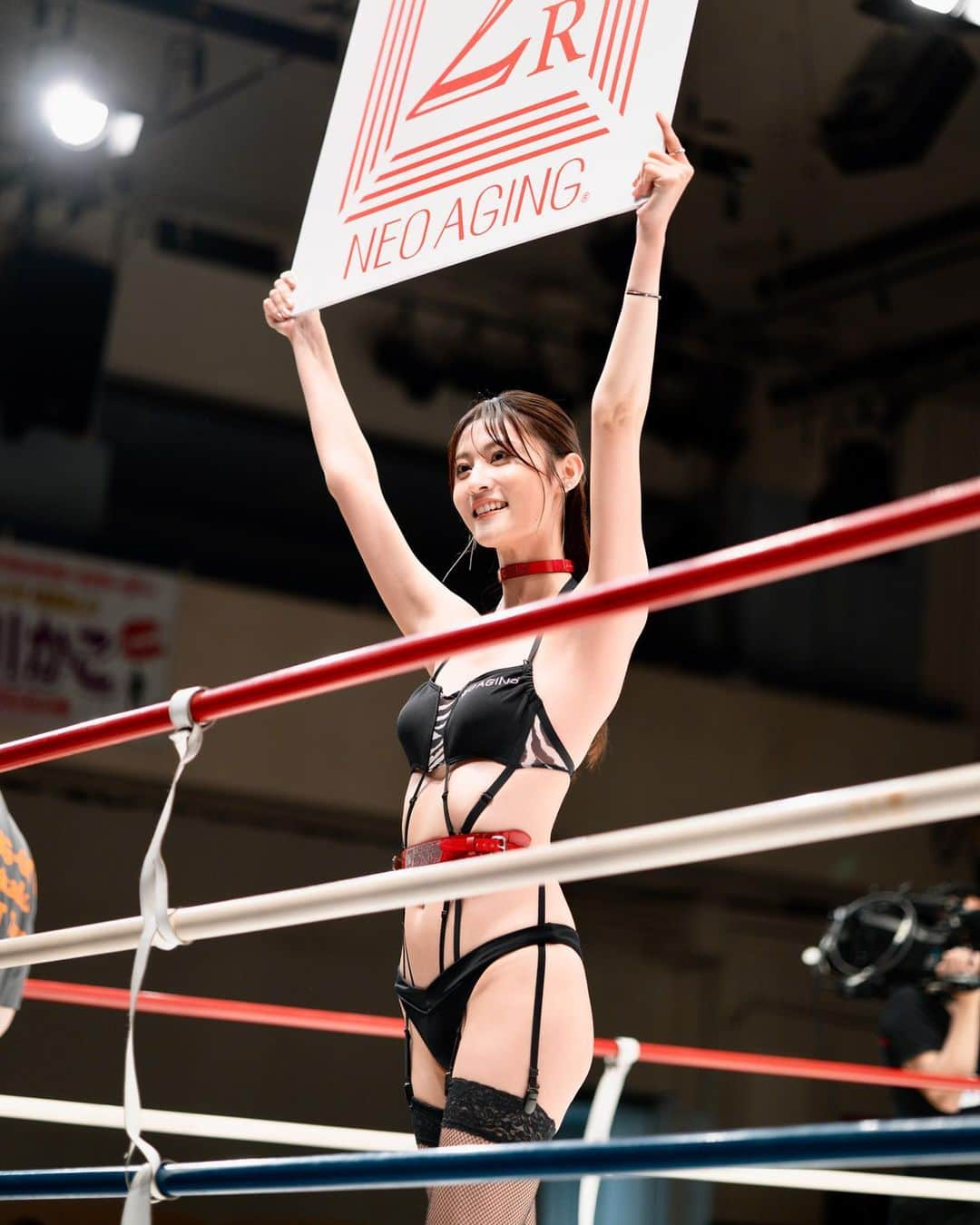 SHOOT GIRLSのインスタグラム：「⚡️2023.06.25に行われたSHOOT BOXING 2023 act.3⚡️ . シュートガールズの当日のラウンドショット📸を 数人ずつ、数日おきに更新致します☺️💓 写真のタグから皆さんの推しガールのアカウントページを是非チェックしてくださいね😉✨ . #シュートボクシング #ラウンドガール ⁠#SHOOTBOXING #SHOOTGIRLS #ROUNDGIRL #japanesegirl #シュートボクシング #シュートガールズ #ラウンドガール #晶羅 #明璃奈 #芦沢ゆうな #藤井咲希 #蒼井じゅの」