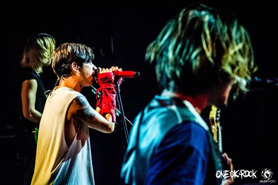 ONE OK ROCKのインスタグラム：「Thanks Zurich!! ONE OK ROCK 2023 LUXURY DISEASE EUROPE TOUR!!  #ONEOKROCK #LuxuryDisease #Europe #tour photo by @julenphoto」