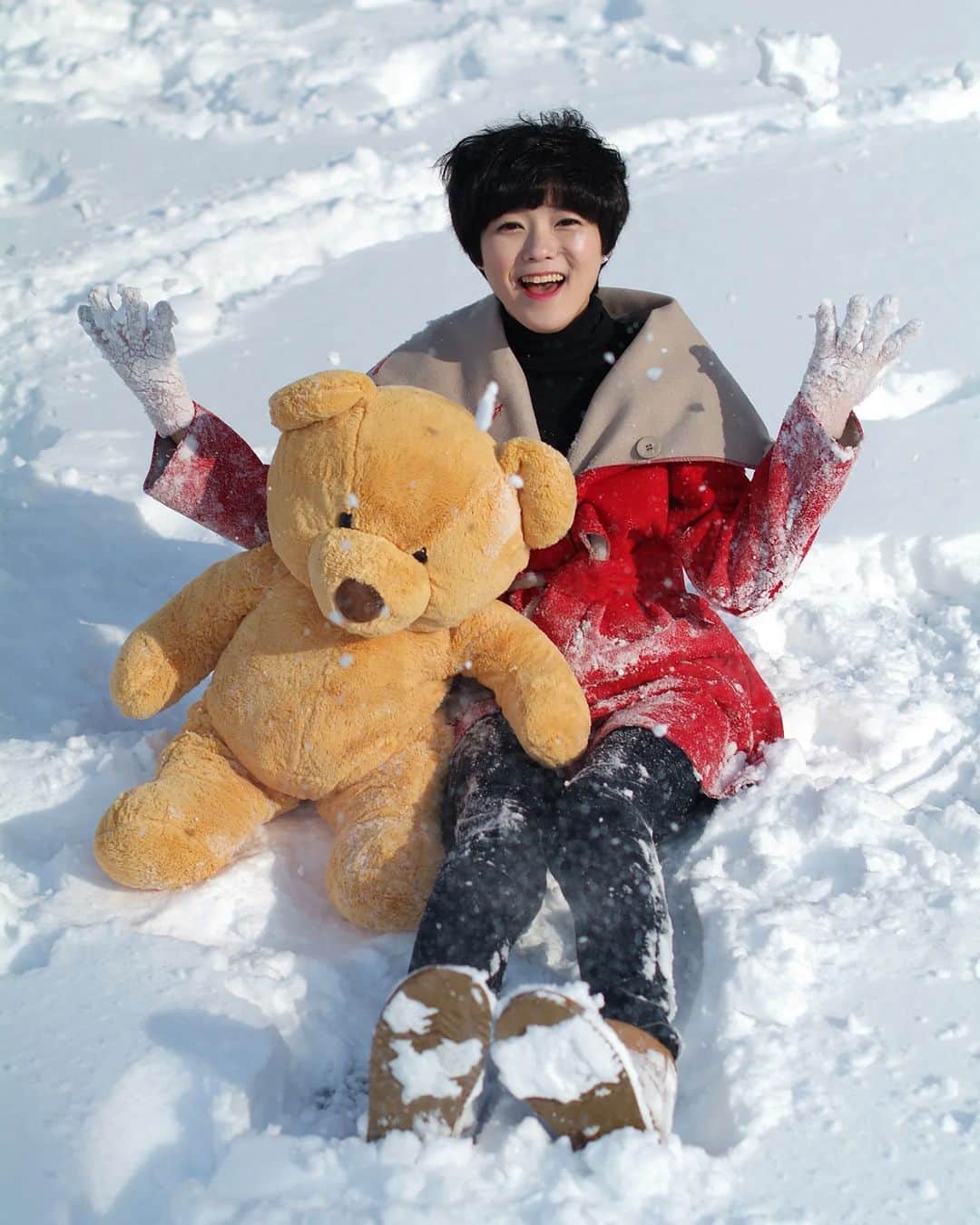 Photographer_善甫(선보)のインスタグラム：「여름만 아니면 다 좋을거야 시리도록 아름다운 겨울 들녘에서도..   눈처럼 맑고 깨끗한 나만의 당신 ❄️」