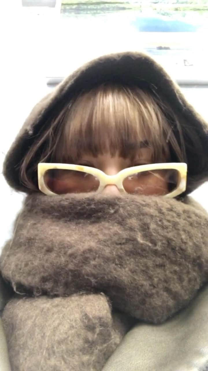 Akinaのインスタグラム：「暑すぎるよー🥵 winter I miss you 💔」