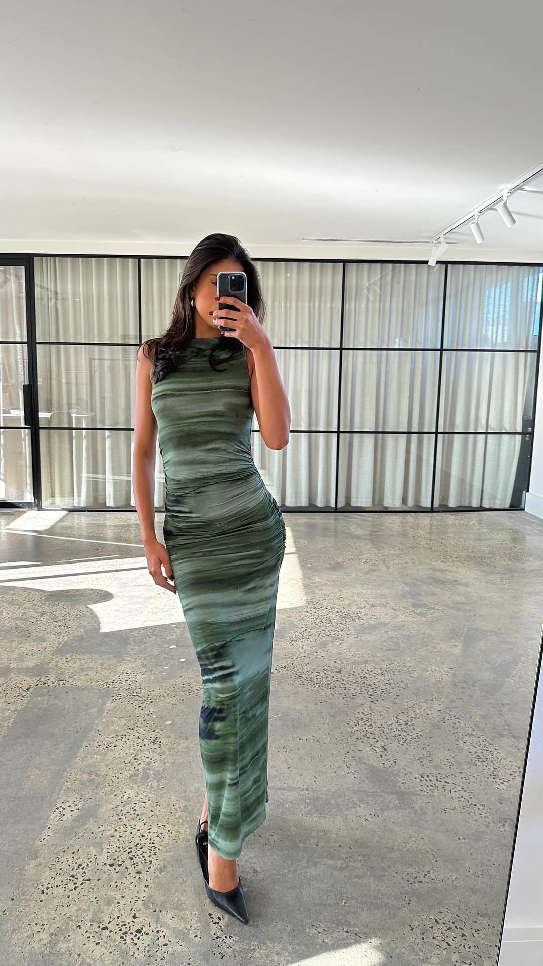 KOOKAI のインスタグラム：「We love @daynamignone in the Harper Maxi Dress •• Available in boutiques and online #kookai」