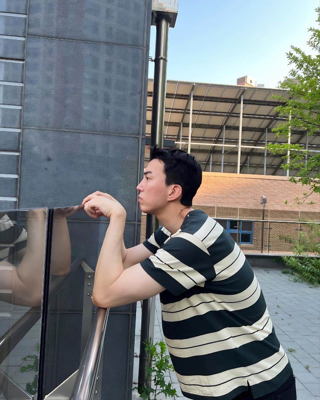ト・サンウのインスタグラム：「날이 좋을때 스윽 움직이자 📷🎞️」