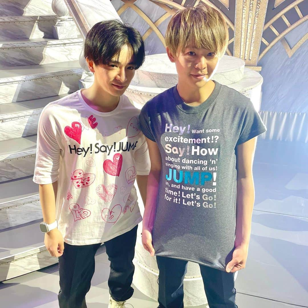 Hey! Say! JUMPさんのインスタグラム写真 - (Hey! Say! JUMPInstagram)「⁡ ⁡ ドーム公演のオフショ📸   Hey! Sɑy! JUMP 15th Anniversary  LIVE TOUR 2022-2023 ライブBlu-ray&DVD本日発売📀 ⁡ #15thAnniversary #HeySɑyJUMP  #JUMPのいんすた #山田涼介 #知念侑李 #中島裕翔 #有岡大貴 #髙木雄也 #伊野尾慧 #八乙女光 #薮宏太」7月12日 12時44分 - heysayjump_official