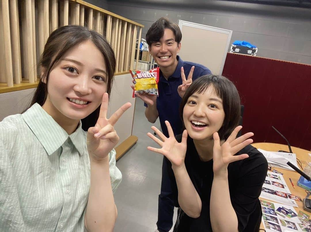 藤林温子さんのインスタグラム写真 - (藤林温子Instagram)「. 『告知📢』 7月14日（金） 17時54分〜 ちっひーとプロ野球カードをかけて 野球クイズ大会を行いました！  収録のハイライトですが... 🐯ちっひー可愛すぎ 🐯ちっひーさすがすぎ 🐯ちっひー愛おしすぎ 🐯わたし本気すぎ 🐯わたし笑いすぎ 🐯ミツニヤケすぎ 🐯ミツ困惑しすぎ 🐯みんな楽しすぎ っということで 絶対聞いてください🤣 リスナーさんも一緒にクイズに答えてくださぃね！ #BBP1179 #MBSベースボールパーク」7月12日 13時16分 - atsuko_fujibayashi