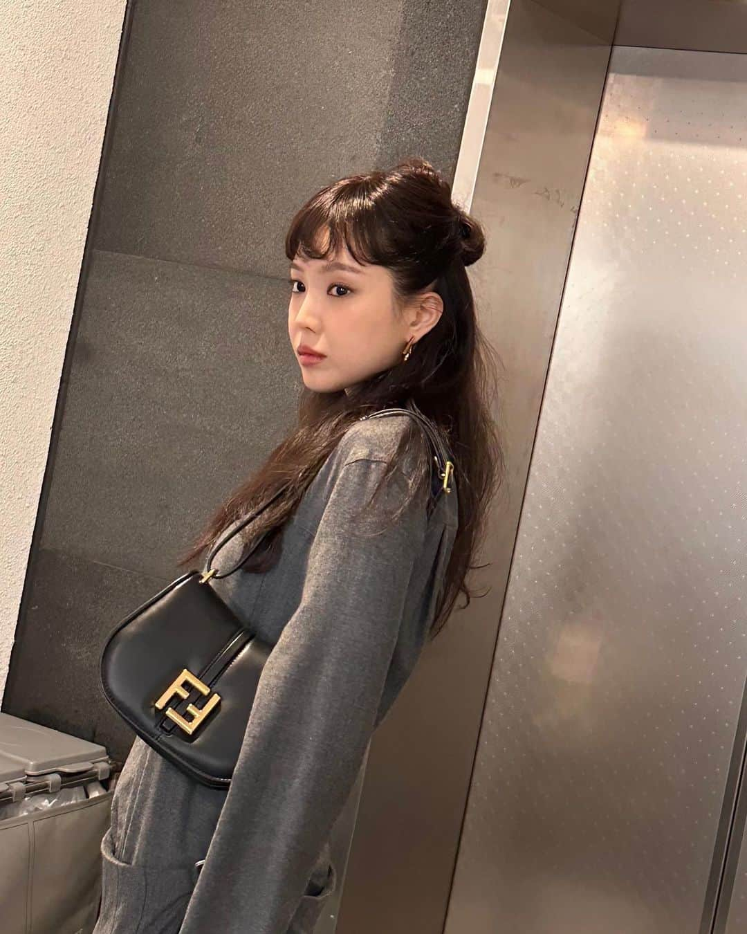 ソン・ナウンさんのインスタグラム写真 - (ソン・ナウンInstagram)「#광고 #fendifw23 @fendi」7月12日 13時26分 - marcellasne_