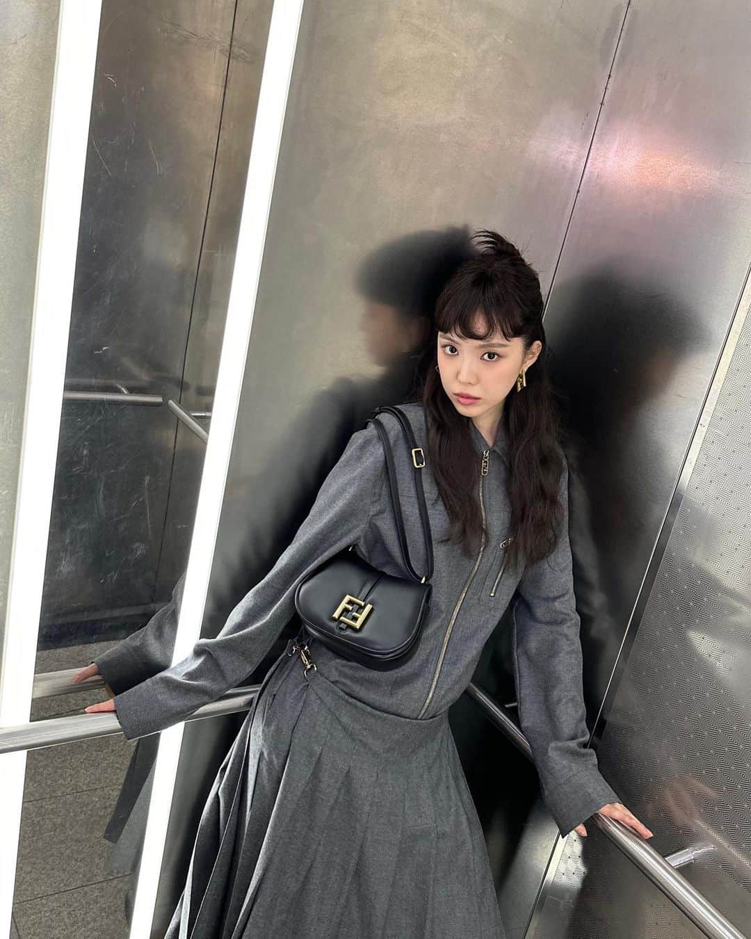 ソン・ナウンさんのインスタグラム写真 - (ソン・ナウンInstagram)「#광고 #fendifw23 @fendi」7月12日 13時26分 - marcellasne_