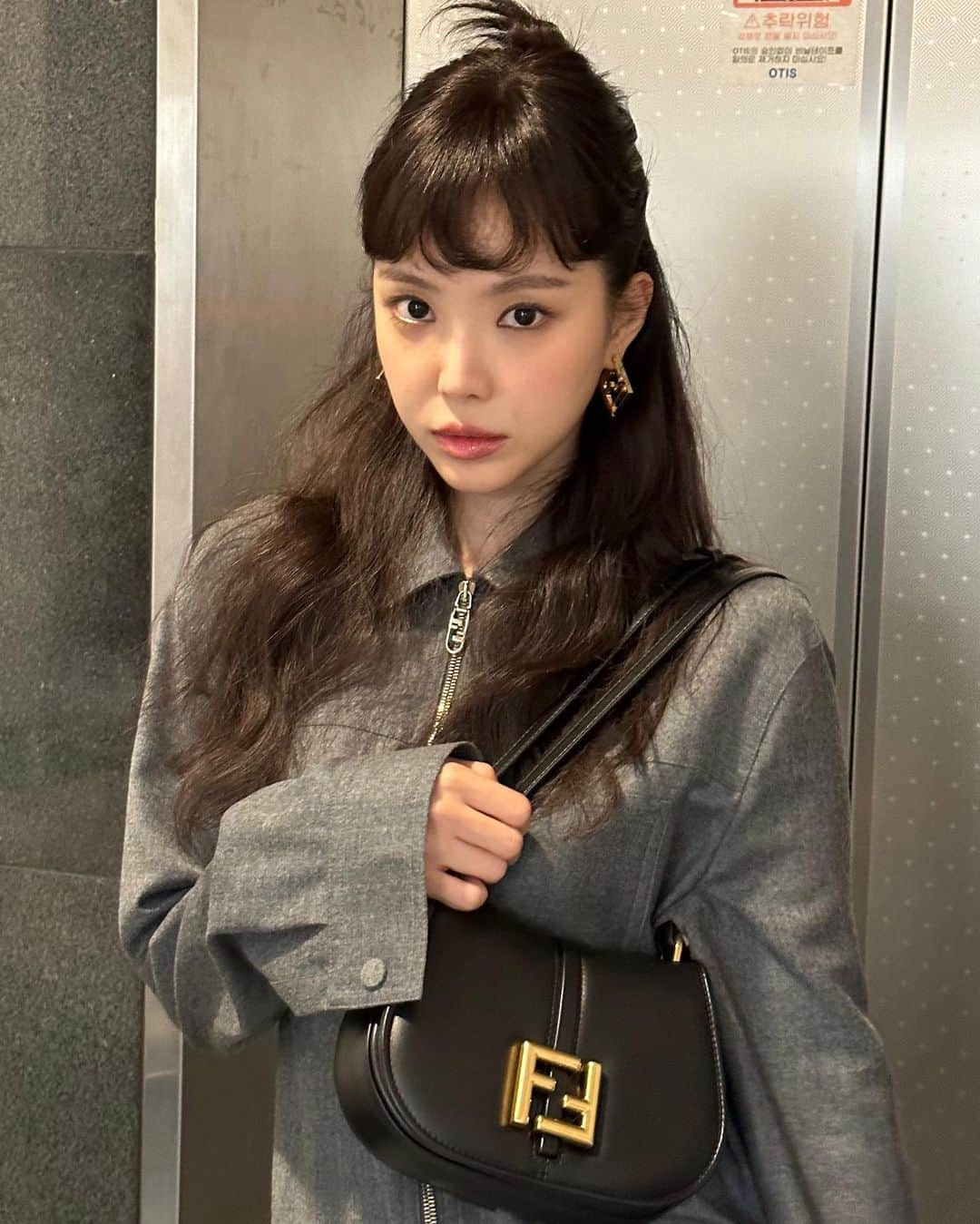 ソン・ナウンさんのインスタグラム写真 - (ソン・ナウンInstagram)「#광고 #fendifw23 @fendi」7月12日 13時26分 - marcellasne_