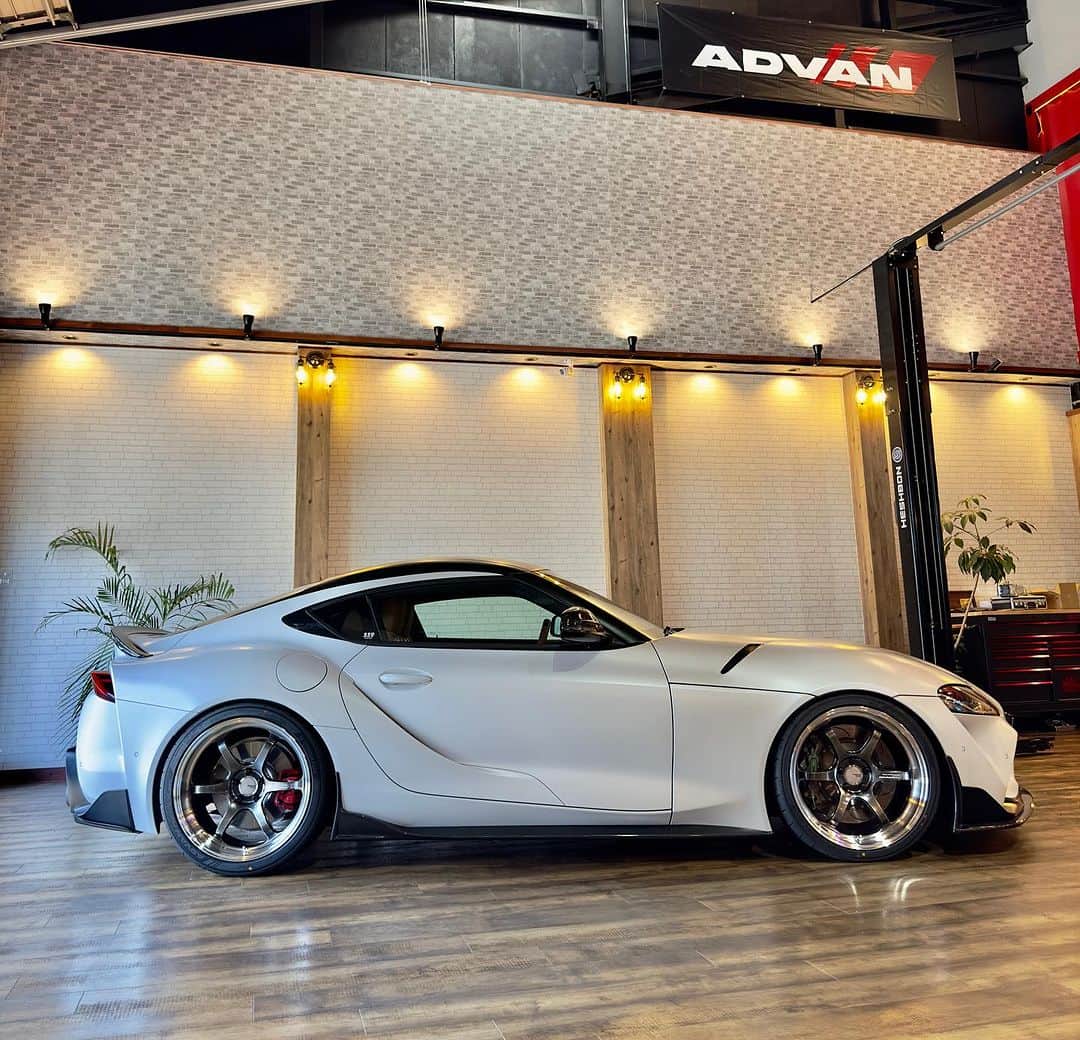 織戸学のインスタグラム：「YOKOHAMA ADVAN Racing wheel  R6  #supra #grsupra  #yokohama  @yokohamawheel  @yokohamawheelusa   @130ryokohama」