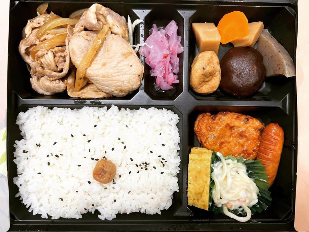 バカリズムのインスタグラム：「バズリズム飯 お弁当のサカシタ」