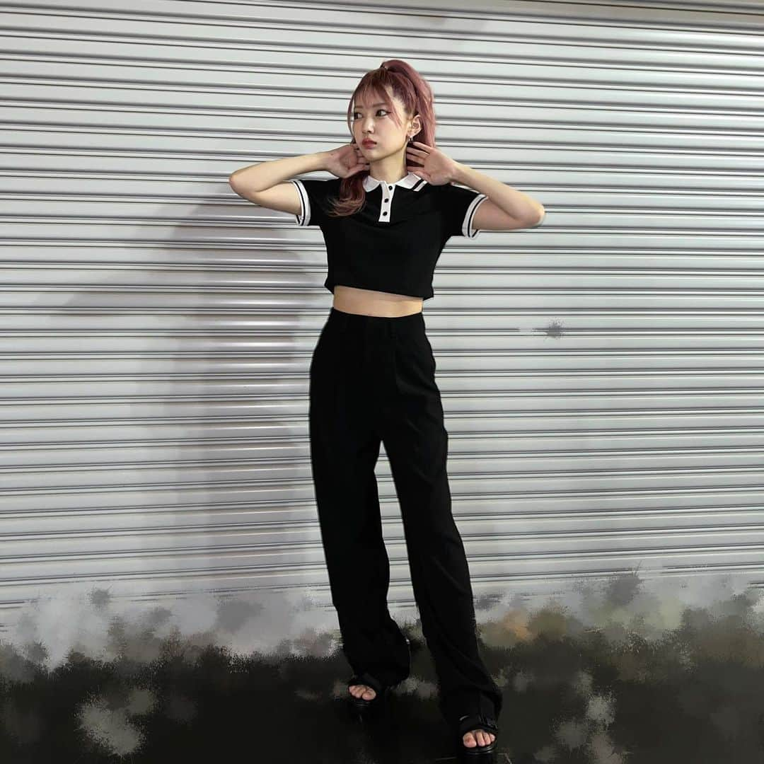 しゅがーさんのインスタグラム写真 - (しゅがーInstagram)「ciderで夏服げっとした🖤  今回黒系多めだけど、色んな系統の服あって迷った🤭  この写真のピアスとかネックレスもciderの！  プロモーションコード『SYUGA111_IG』で皆もお得に買えるよ👍  #ショップサイダー #サイダー #shopcider #cider」7月12日 19時20分 - syugasyuga14