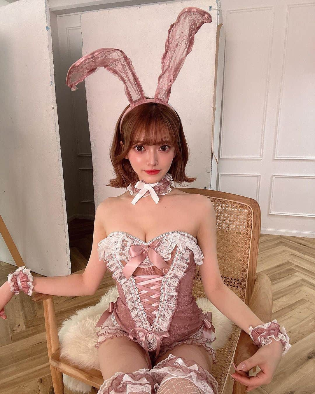 鈴音りんさんのインスタグラム写真 - (鈴音りんInstagram)「卯年なので🐰🐇ぴょん  #撮影#歌舞伎町#鈴音りん#ボブヘアアレンジ#モデル#ドレス#sugar」7月12日 19時12分 - rin_suzune1216