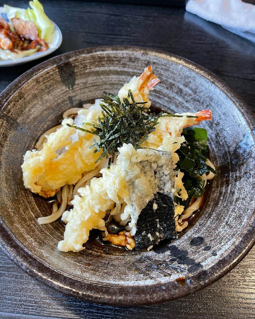 西村文男さんのインスタグラム写真 - (西村文男Instagram)「フミログ5 うどん　太助  子供の時から このうどんを食べて育ちました。 39年お疲れさまでした。 7月30日まで。  えびおろし山菜抜き（本当はエビ１つです） ふみおスペシャル　がおすすめ。」7月12日 14時13分 - fumionishimura