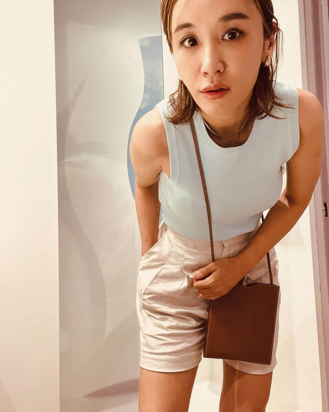 鈴木紗理奈のインスタグラム：「合唱団ツアーは無事終了 とにかくハードな日程で、ロケか！ ってくらい日程詰め詰め、無駄なし。 わたしの段取りの素晴らしさ🥴褒めてあげたい👏 きっと私はどこでも生きていけるな。 これまでで1番濃い旅となりました。  リオトもピックアップしたし さて、帰国します、と言いたいとこやけど ちと待った‼︎明日はわたしの誕生日‼︎ 何が欲しいって、家族との楽しい時間が欲しい‼︎ 移動して✈️誕生日vacation🌴👙してから 帰ります」