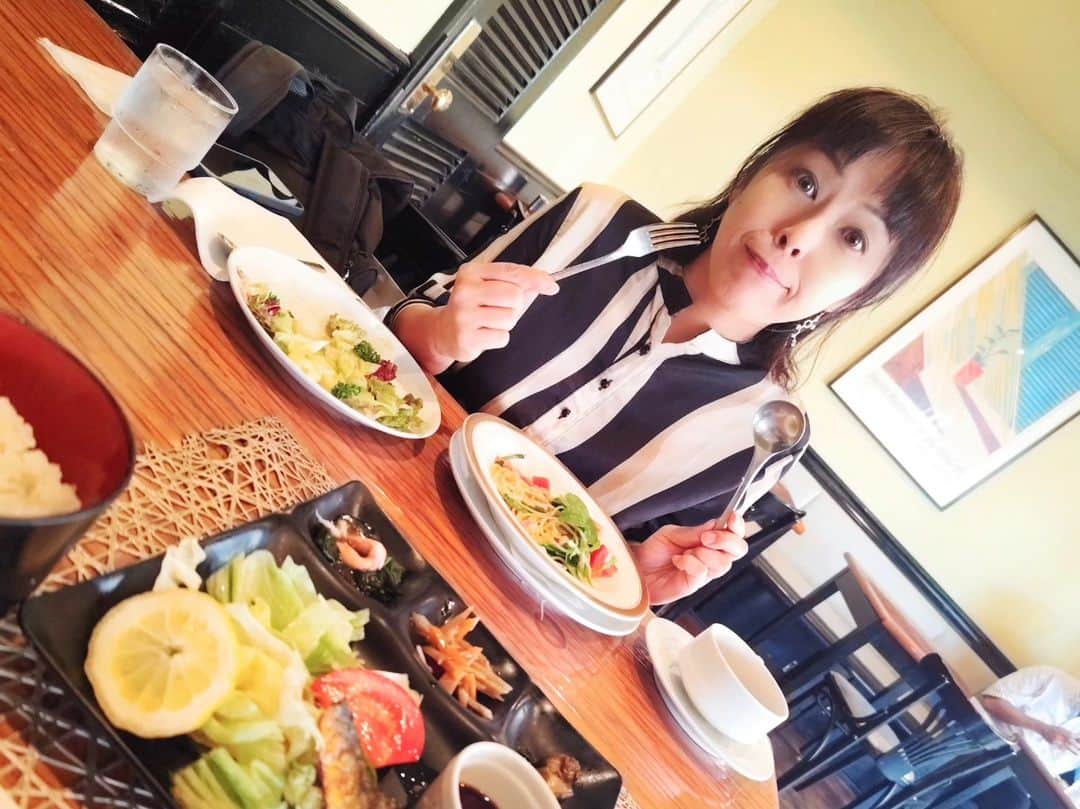 atsukoさんのインスタグラム写真 - (atsukoInstagram)「今日は 文化放送くにまる食堂の生放送！ からの うちのマネージャー兼社長のお誕生日で ランチしました！  #angela_jpn #くにまる食堂 #animesong #アニソン #anime」7月12日 15時01分 - angela_atsuko