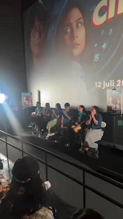 Prilly Latuconsinaのインスタグラム：「CINTA DUA MASA SPECIAL SCREENING!」