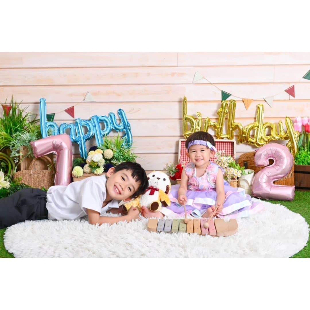 Photo Studio178のインスタグラム：「2歳7歳👧👦 　 なかよし お誕生日さつえい✨   ✽.｡.:*・ ✽.｡.:* ・ ⁣  暑い中ご来店 ありがとうございます☺️ https://17hachi.com⁣ ⁣ #kidsgirl  #kids  #兄妹 #7歳 #2歳女の子  #2歳誕生日  #マンスリーフォト #成長記録 #子どもの日常をもっと写真に  #家族 #家族写真 #familyphoto  #mamanoko #momtogs⁣ #東京 #中央区 #江東区 #月島 #勝どき #豊洲 ⁣#晴海 #有明  #フォトスタジオ178 #ふらっと撮影」